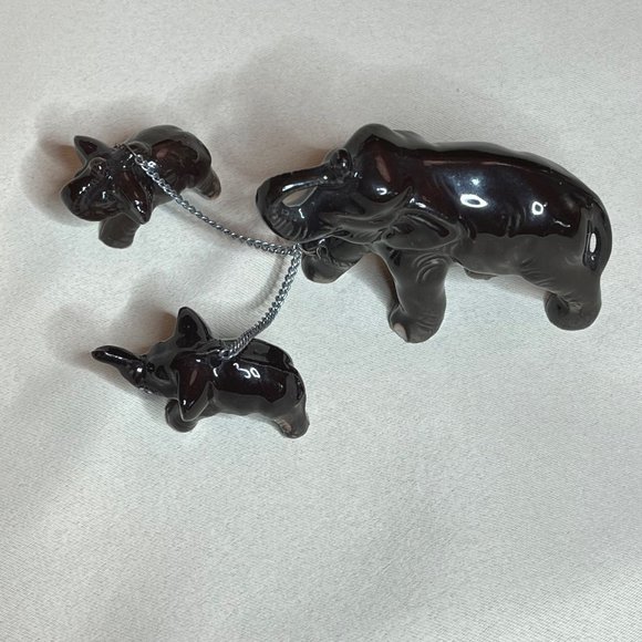 Vintage Brown Ceramic Elephant with Two Babies Chained - Picture 5 of 7